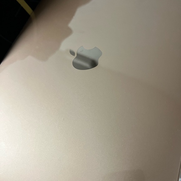 Macbook Air 13inch - Picture 3 of 3